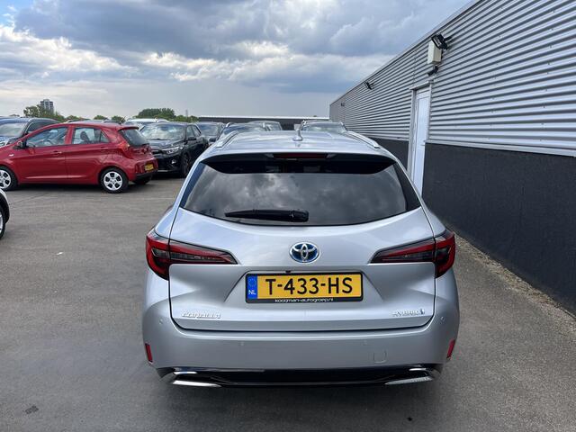 Toyota COROLLA Touring Sports 1.8 Hybrid First Edition Parkeersensoren, Keyless, Elek. Achterklep, NL-auto, Apple CarPlay / Android Auto, LM velgen, Metallic lak, Adaptieve Cruise control, BTW-Auto!