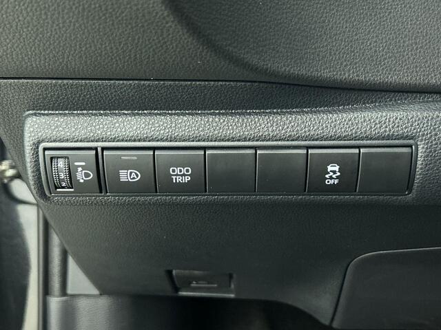 Toyota COROLLA Touring Sports 1.8 Hybrid Automaat Active | Navigatie | Apple Carplay/Android Auto | Camera | Parkeersensoren | Adaptive Cruise Control | Full Led | Climate Control | Lichtmetalen velgen