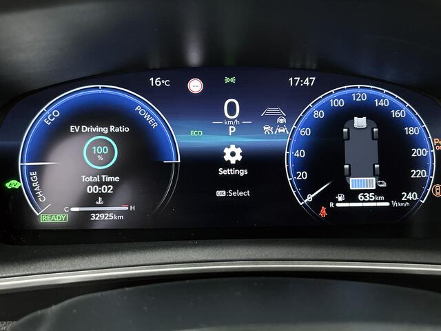 Toyota COROLLA Touring Sports Hybrid 140 Dynamic | 1e Eigenaar | BTW'er | Apple Carplay / Android Auto | Camera | Facelift Model |