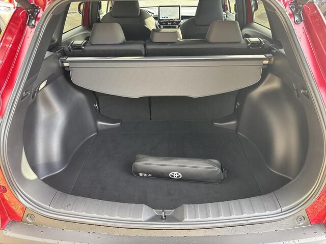 Toyota COROLLA Cross Hybrid 140 Style | Navigatie | Apple CarPlay/Android auto | Verwarmde voorstoelen en stuur | Elektrische achterklep