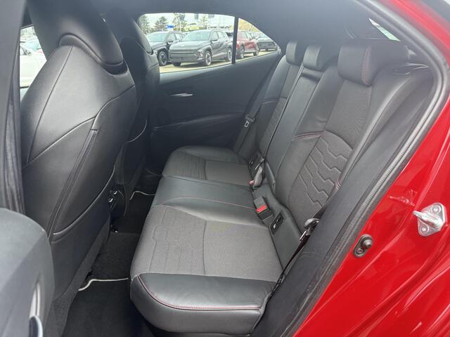 Toyota COROLLA 1.8 Hybrid Executive **NAVIGATIE/ PARKEERSENSOREN/ KEYLESS/ 36 MAANDEN GARANTIE**