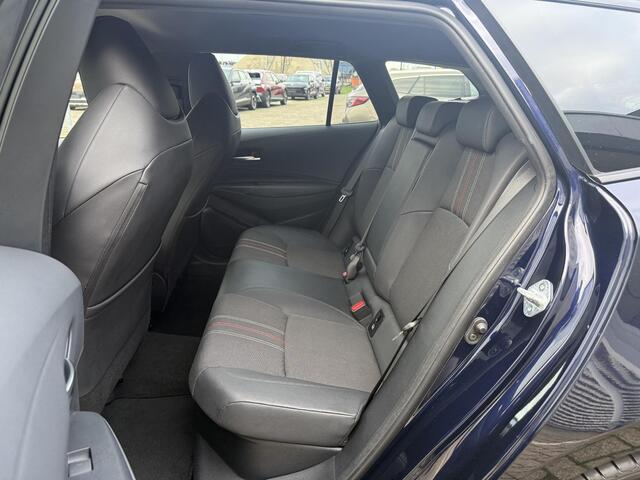 Toyota COROLLA Touring Sports 1.8 Hybrid GR-Sport **NAVIGATIE/ HEAD-UP DISLPAY/ STOEL EN STUURWIELVERWARMING/ 36 MAANDEN GARANTIE**