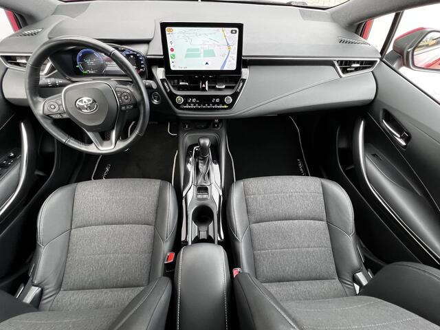 Toyota COROLLA Touring Sports Hybrid 140 Comfort Automaat / Fabrieksgarantie tot 03-2027 < 100.000km, tot 10 jaar mogelijk ** / Navigatie (abbo) / Adaptieve CC / Achteruitrijcamera / Stuur- en stoelverwarming / Apple Carplay Android / 17" LM wielen + All Season banden 