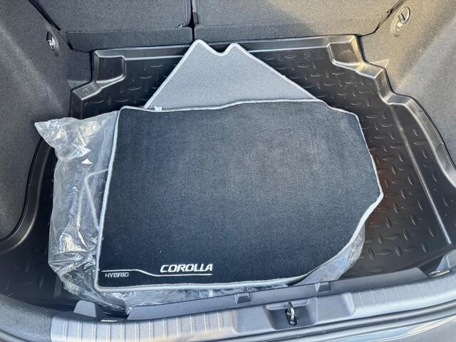 Toyota COROLLA 1.8 HYBRID BUSINESS- NAVI/CAMERA/ ALL IN PRIJS