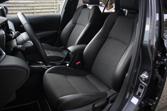 Toyota COROLLA Touring Sports 1.8 Hybrid First Edition Navigatie, Cruise Control Adaptief, Stoelverwarming, Elek. Achterklep, Paarkeersensoren Voor/Achter