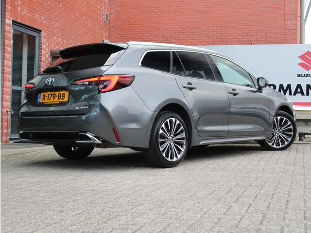 Toyota COROLLA Touring Sports 1.8 Hybrid First Edition Navigatie, Cruise Control Adaptief, Stoelverwarming, Elek. Achterklep, Paarkeersensoren Voor/Achter