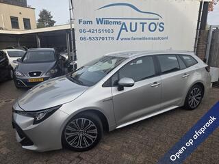 toyota-corolla-1.8-hybrid-dynamic