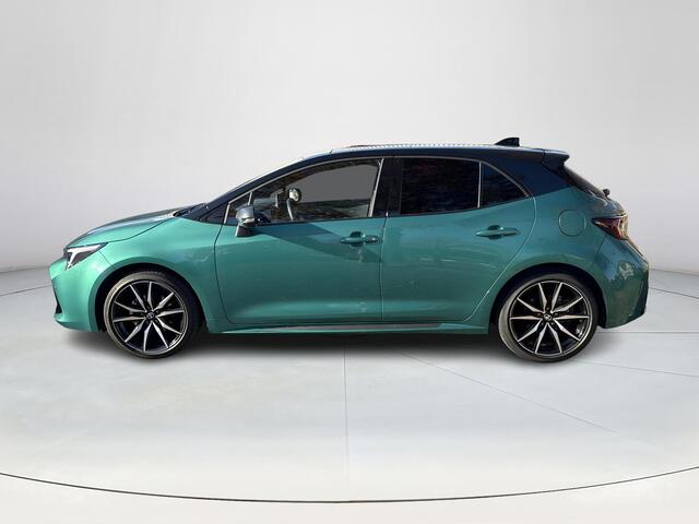 Toyota COROLLA Hybrid 140 GR Sport **NAVIGATIE/ HUD/ JBL/ DODEHOEK DETECTIE/ STOELVERWARMING/ GARANTIE**