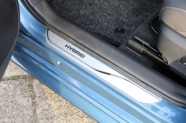 Toyota COROLLA 1.8 Hybrid Business Plus