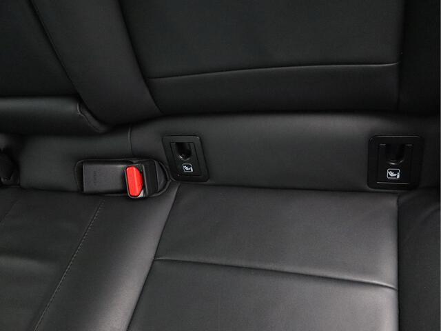 Toyota COROLLA Touring Sports 1.8 Hybrid Business Plus/ lage km/ leder/ zeer mooi!