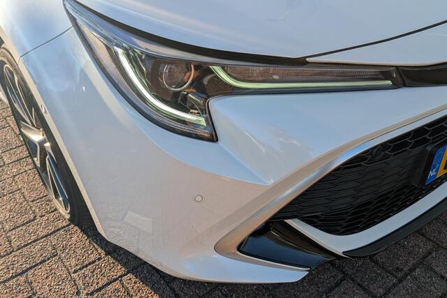Toyota COROLLA 1.8 Hybrid Executive |Trekhaak afn| Bi-tone| Led verlichting|PDCV=A|BSN|Half leer