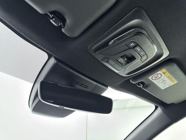 Toyota COROLLA Cross Hybrid 140 Style Limited | Apple Carplay/Android Auto | Stuur-/stoelverwarming | Elektrische achterklep | 18'' LM-velgen | Metaallak |