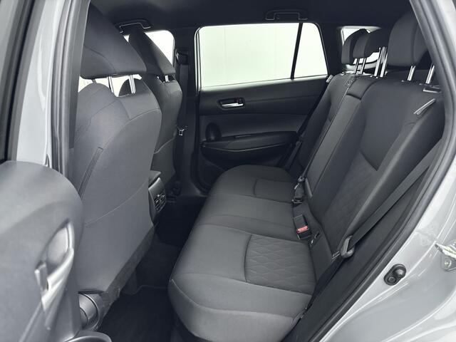 Toyota COROLLA Cross Hybrid 140 Style Limited | Apple Carplay/Android Auto | Stuur-/stoelverwarming | Elektrische achterklep | 18'' LM-velgen | Metaallak |