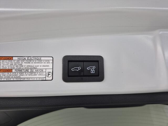 Toyota COROLLA Cross Hybrid 140 Style | Dodehoek sensoren | Keyless | Stoel/stuur verw. | Elektr. klep |