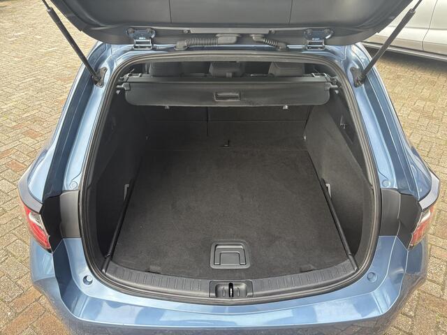 Toyota COROLLA Touring Sports 1.8 Hybrid Business Plus