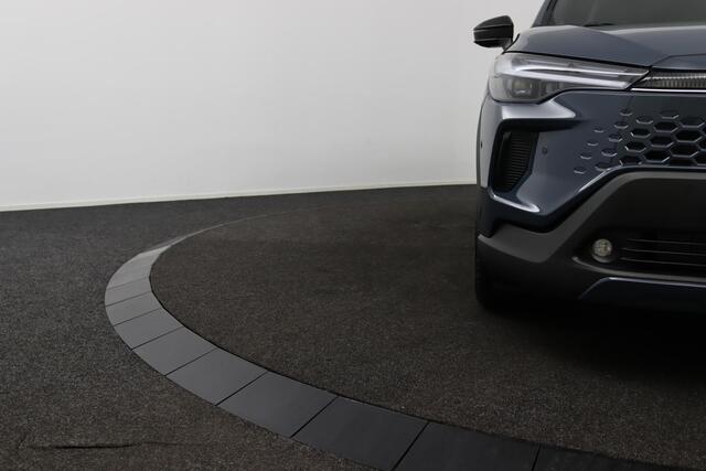 Toyota COROLLA Cross Hybrid 180 Executive | Elektrische achterklep | Parkeersensoren Voor + Achter | Volledig lederbekleding | Stoelverwarming |