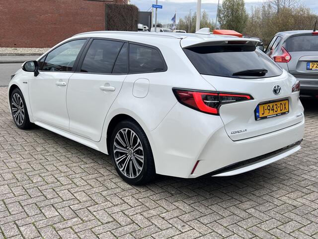 Toyota COROLLA Touring Sports 1.8 Hybrid Business Plus Navigatie* Carplay Camera Keyless Led Stoelverwarming ACC Dab 17 Inch Velgen Getint Glas NL Auto Wit Metallic