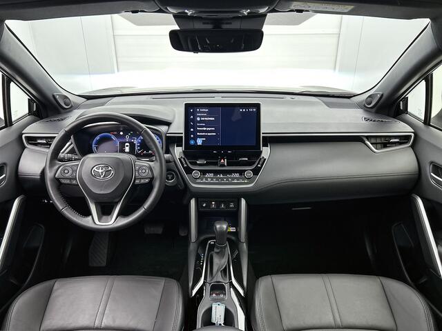 Toyota COROLLA Cross 2.0 High Power Hybrid Launch Edition | Premium uitgevoerd | Lederen interieur | Dubbel pano dak |
