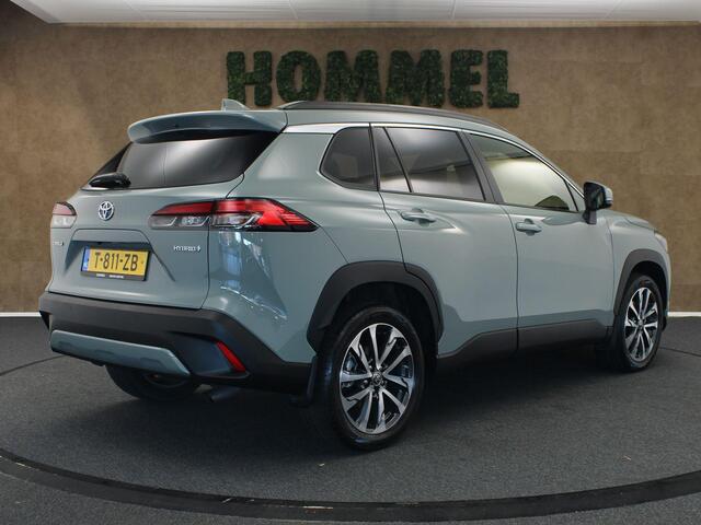 Toyota COROLLA Cross 2.0 High Power Hybrid First Edition - ORIGINEEL NEDERLANDSE AUTO - AFKOMSTIG VAN 1E EIGENAAR - ELEKTRISCHE ACHTERKLEP - NAVIGATIE - VOORSTOELEN VERWARMD - DRAADLOZE TELEFOONLADER - DODEHOEK DETECTIE - PARKEERSENSOREN VOOR/ ACHTER