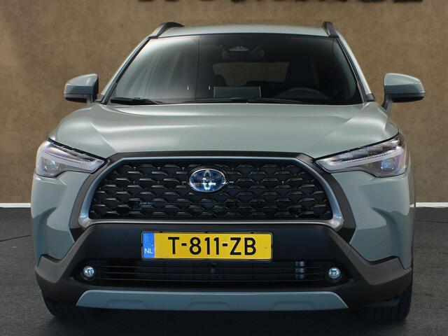 Toyota COROLLA Cross 2.0 High Power Hybrid First Edition - ORIGINEEL NEDERLANDSE AUTO - AFKOMSTIG VAN 1E EIGENAAR - ELEKTRISCHE ACHTERKLEP - NAVIGATIE - VOORSTOELEN VERWARMD - DRAADLOZE TELEFOONLADER - DODEHOEK DETECTIE - PARKEERSENSOREN VOOR/ ACHTER