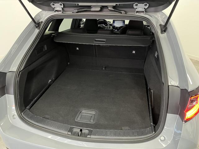 Toyota COROLLA Touring Sports 1.8 Hybrid Dynamic | Trekhaak | Carplay | Stoelverwarming |