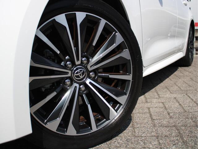 Toyota COROLLA 1.8 Hybrid First Edition Automaat Achteruitrijcamera, Parkeersensoren Voor/Achter, Stoelverwarming, Cruise Control Adaptief, Climate Control