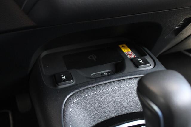 Toyota COROLLA 1.8 Hybrid First Edition Automaat Achteruitrijcamera, Parkeersensoren Voor/Achter, Stoelverwarming, Cruise Control Adaptief, Climate Control