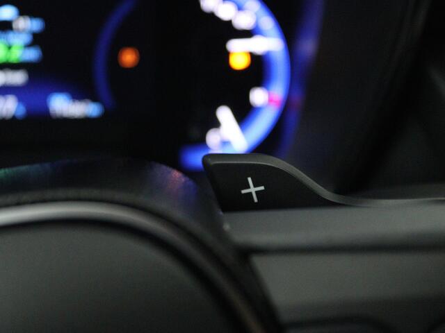 Toyota COROLLA Touring Sports 2.0 Hybrid GR-Sport | Apple CarPlay / Android Auto (Navigatie ) | Trekhaak | PDC |