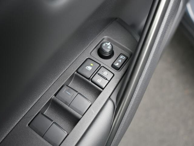 Toyota COROLLA Cross Hybrid 180 GR Sport | Panorama dak Actieprijs | Storm Grey metallic zwart dak