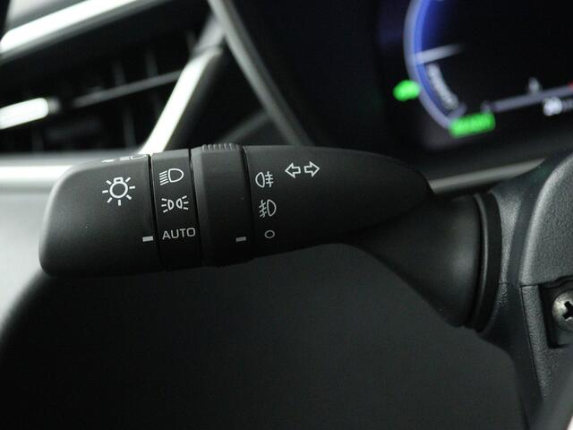 Toyota COROLLA Touring Sports Hybrid 140 Dynamic | All-season banden |