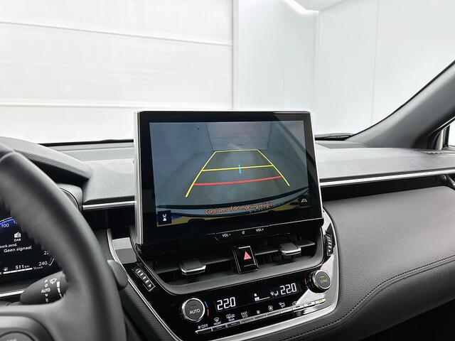 Toyota COROLLA Cross Hybrid 140 Dynamic | Navigatie | PDC | Stuur-Stoelverwarming | staat in het halletje