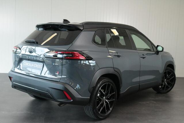 Toyota COROLLA Cross Hybrid 180 GR Sport, Panoramadak, Nieuw model, Snel leverbaar met ¤1.500 inruilpremie!!!