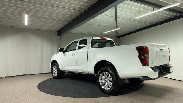 Toyota HI-LUX Hilux Isuzu D-Max 1.9 Extended Cab LS Automaat 3500KG Trekgewicht