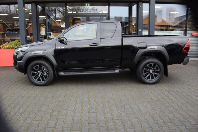 Toyota HI-LUX 2.8 D-4D X-TRA CAB INVINCIBLE A/T