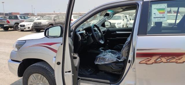 Toyota HI-LUX EXPORT ONLY: GLX SR5 4WD V4 2.7L VVTI 166ch Double Cab