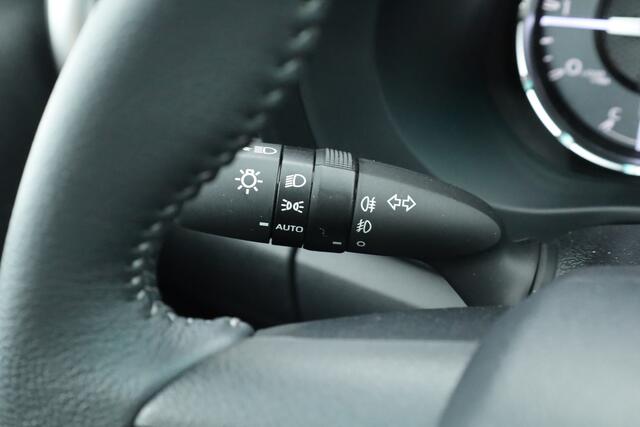 Toyota HI-LUX HiLux 2.4 D-4D Double Cab Challenger | "VAN" | Automaat | Grijs kent. | Trekhaak | Camera | Adapt. Cruise | Apple CarPlay