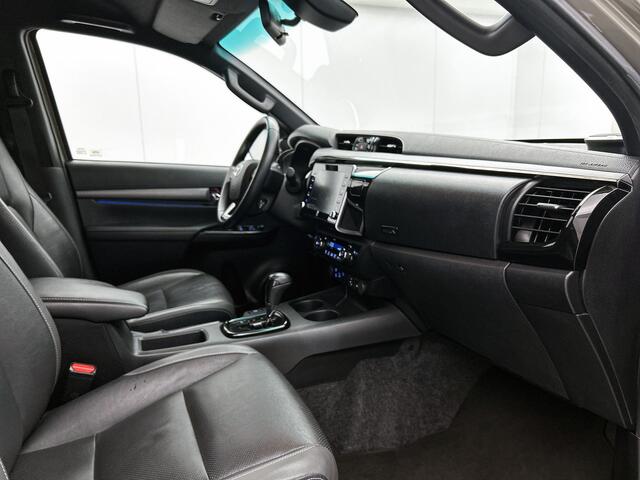 Toyota HI-LUX HiLux 2.8 D-4D Double Cab Invincible | DIRECT LEVERBAAR | Rollcover | Rollbar | Trekhaak | JBL | Leder |