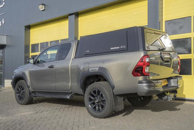 Toyota HI-LUX HiLux 2.8 D-4D Xtra Cab Invincible