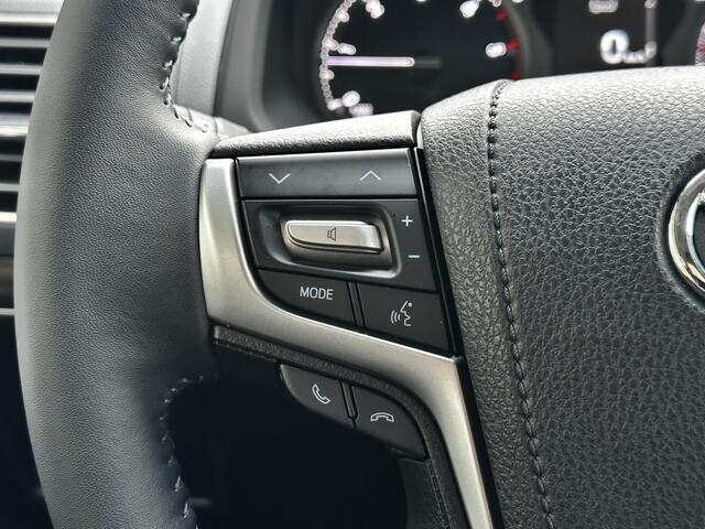 Toyota LAND CRUISER 2.8 D-4D 177 PK Professional Automaat Van 5-deurs High Roof Blin