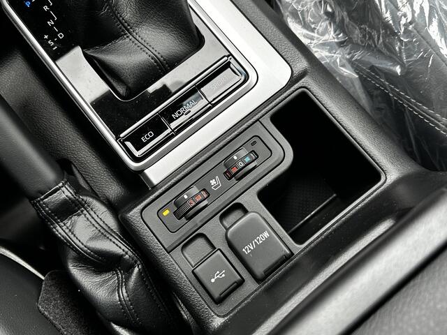 Toyota LAND CRUISER 2.8 D-4D 177 PK Professional Automaat Van 5-deurs High Roof Blin