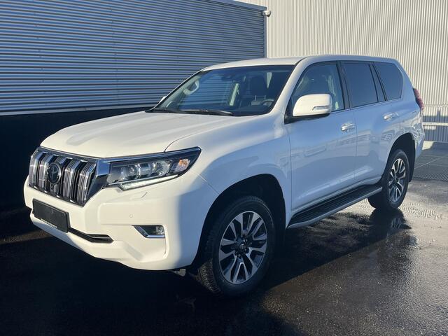 Toyota LAND CRUISER Toyota 2.8 D-4D Professional SRWV + off-road pakket, Automaat, Grijs kenteken, GEEN BPM, Nieuwe NL auto, Direct rijden