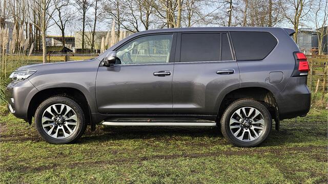 Toyota LAND CRUISER 2.8 D-4D Professional Blind van