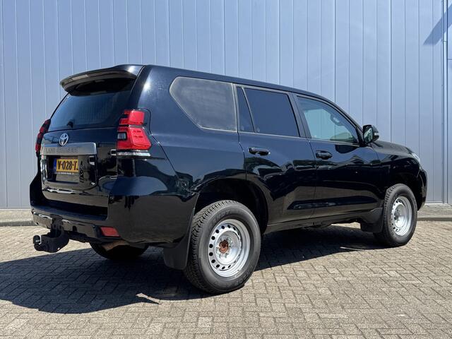 Toyota LAND CRUISER 2.8 D-4D-F Comfort Blind Van NL Auto Dealer Onderhouden Trekhaak 4X4