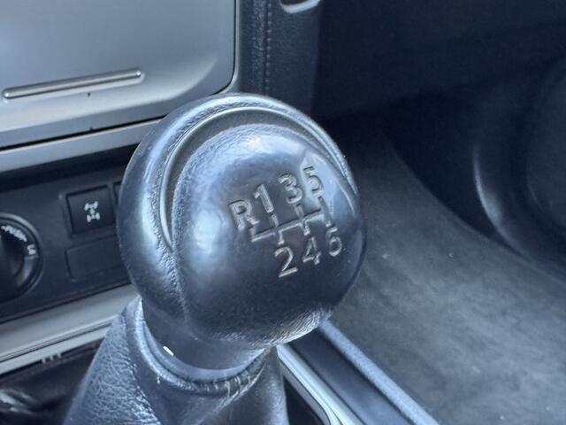 Toyota LAND CRUISER 2.8 D-4D-F Comfort Blind Van NL Auto Dealer Onderhouden Trekhaak 4X4