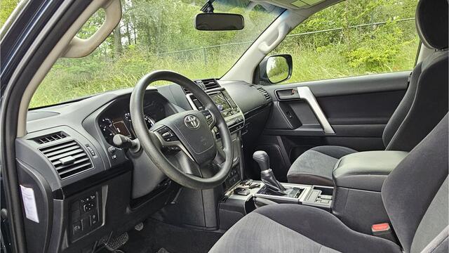 Toyota LAND CRUISER 2.8 D-4D-F Comfort High Roof Blind Van