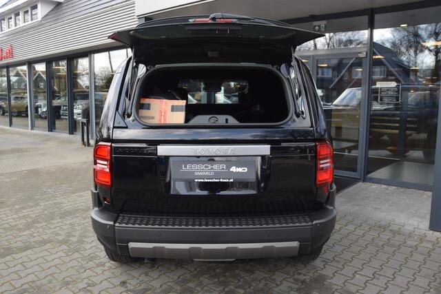 Toyota LAND CRUISER 2.8 D-4D 5DRS EXECUTIVE A/T VAN MET SCHUIFDAK