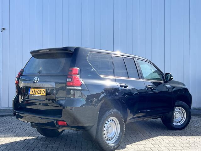 Toyota LAND CRUISER 2.8 D-4D-F Comfort Window Van NL Auto 1e Eigenaar Dealer Onderhouden Cruise Keyless