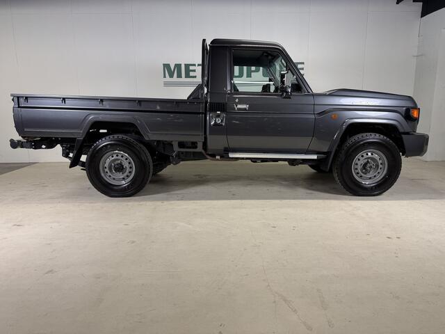 Toyota LAND CRUISER LandCruiser GRJ79 Single Cabine Model 2024 Automatic