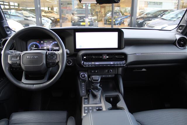 Toyota LAND CRUISER 2.8 D-4D First Edition Van | Rijklaar | Pano | Trekhaak | BF Goodrich | Leder | Memory | 360 Camera | JBL | HUD | LED | Stoelverwarming/koeling