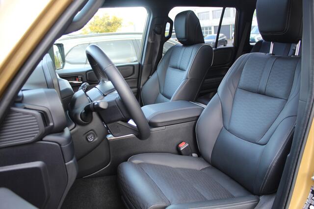 Toyota LAND CRUISER 2.8 D-4D First Edition Van | Rijklaar | Pano | Trekhaak | BF Goodrich | Leder | Memory | 360 Camera | JBL | HUD | LED | Stoelverwarming/koeling